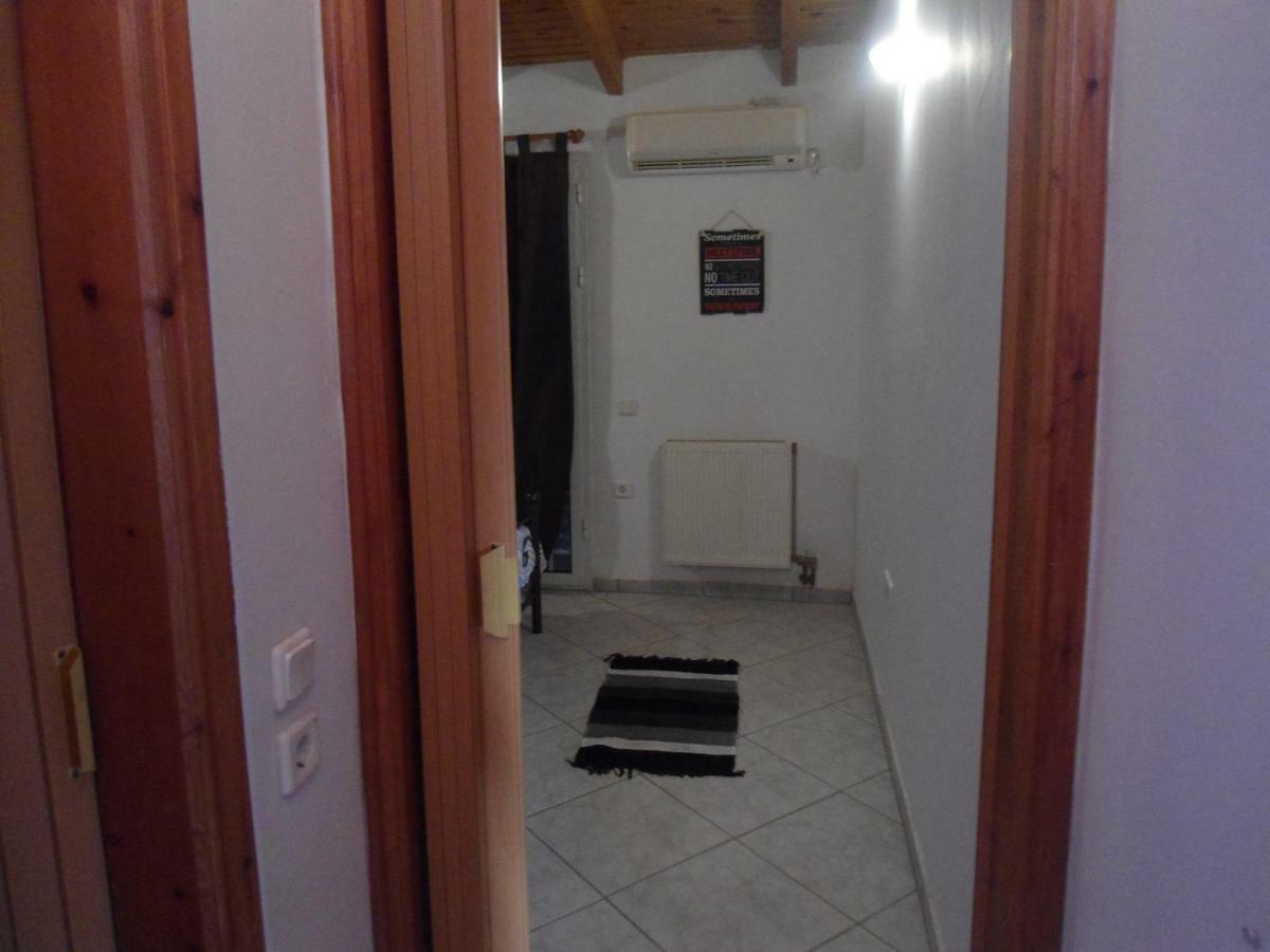Sunny Apartment 15 Min From Airport And Sea Artemida  Exterior foto